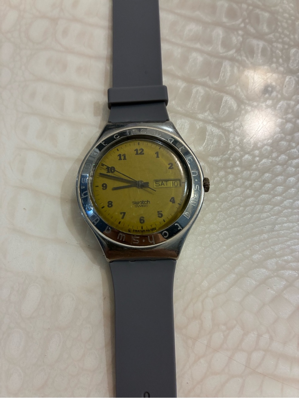 Swatch Vintage Men's Watch with Gray Strap - Picture 4 of 14